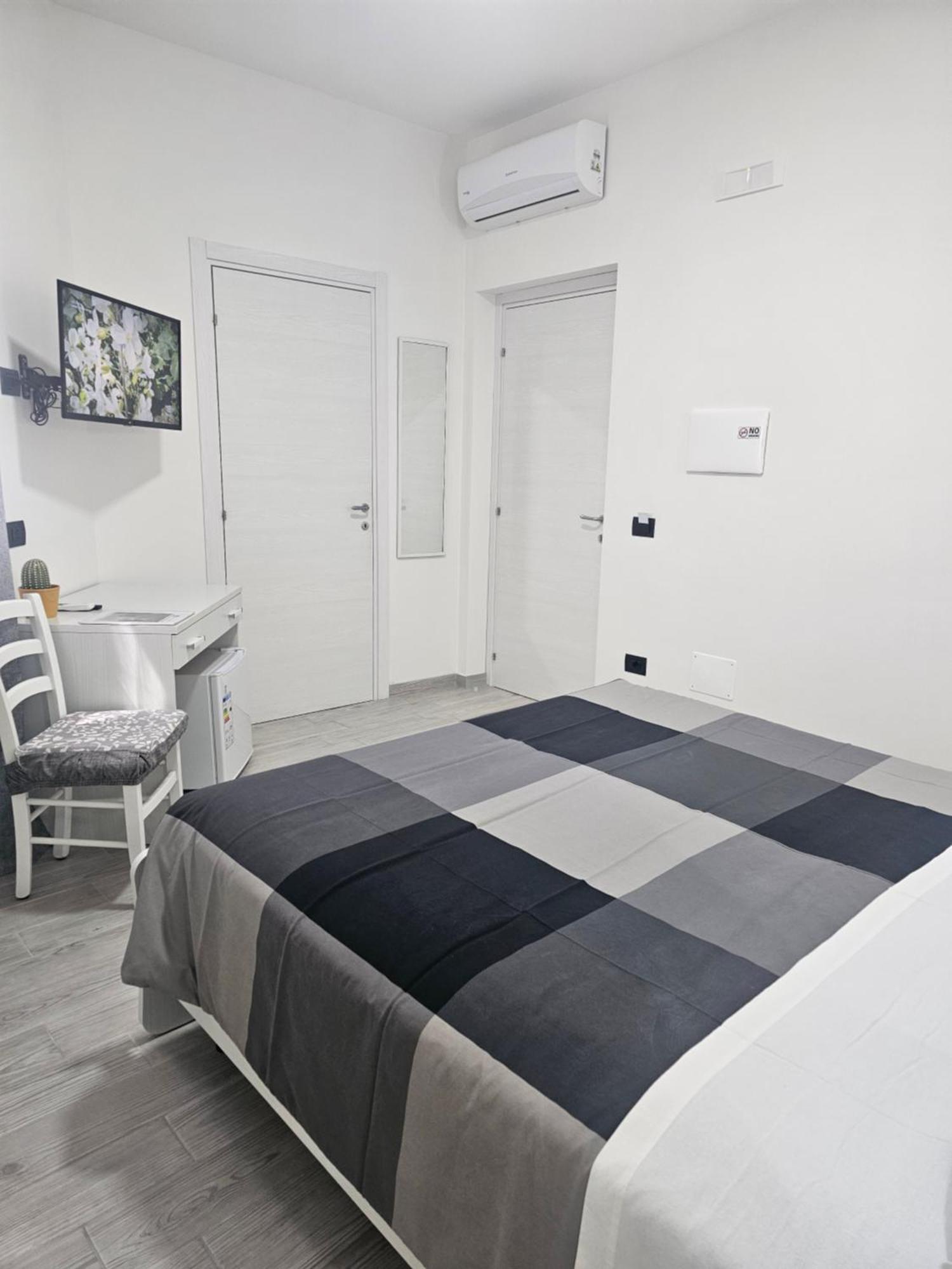 Frontemare Locazione Turistica Hotel Porto Empedocle Buitenkant foto